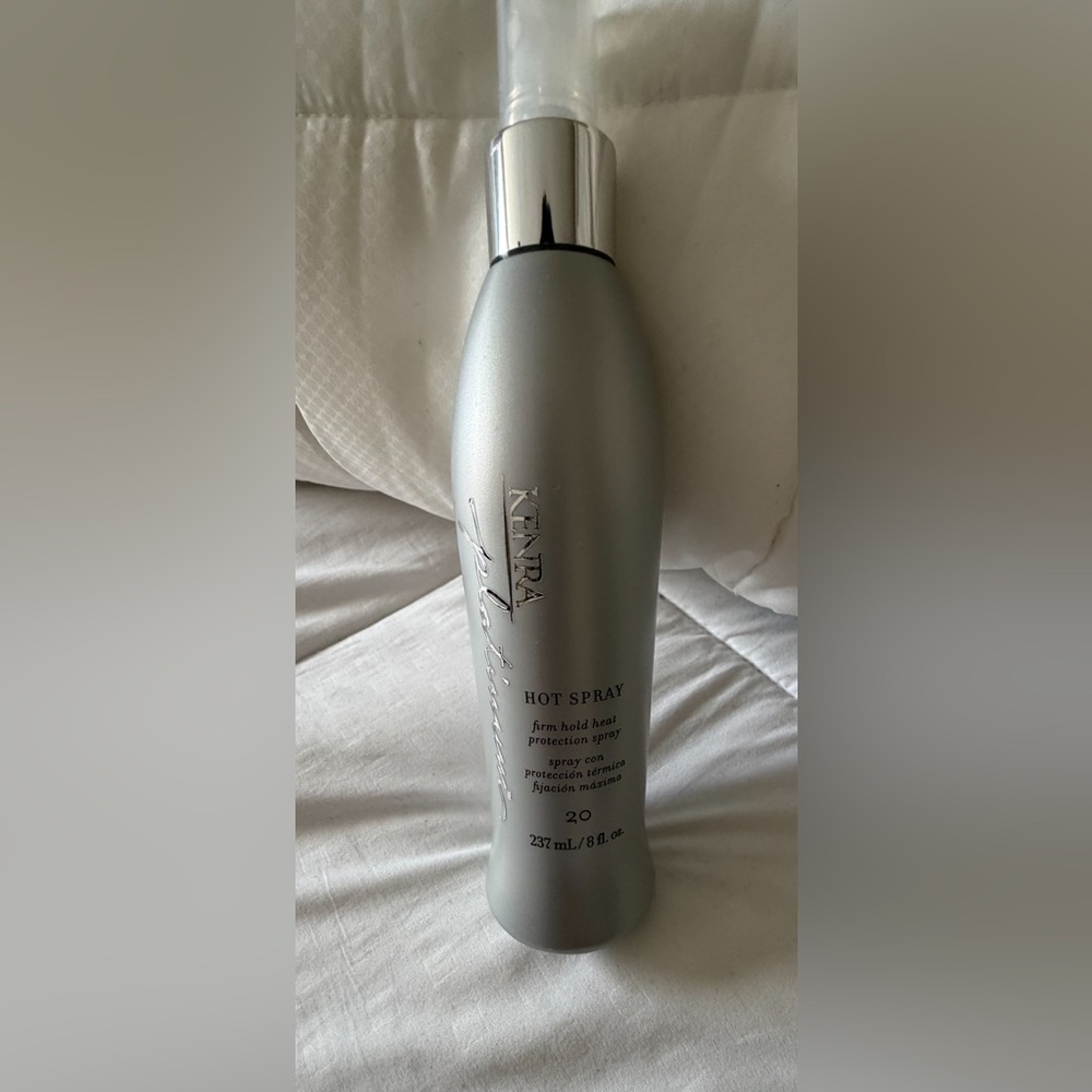 NWT‼️ Kenra hot spray 20
